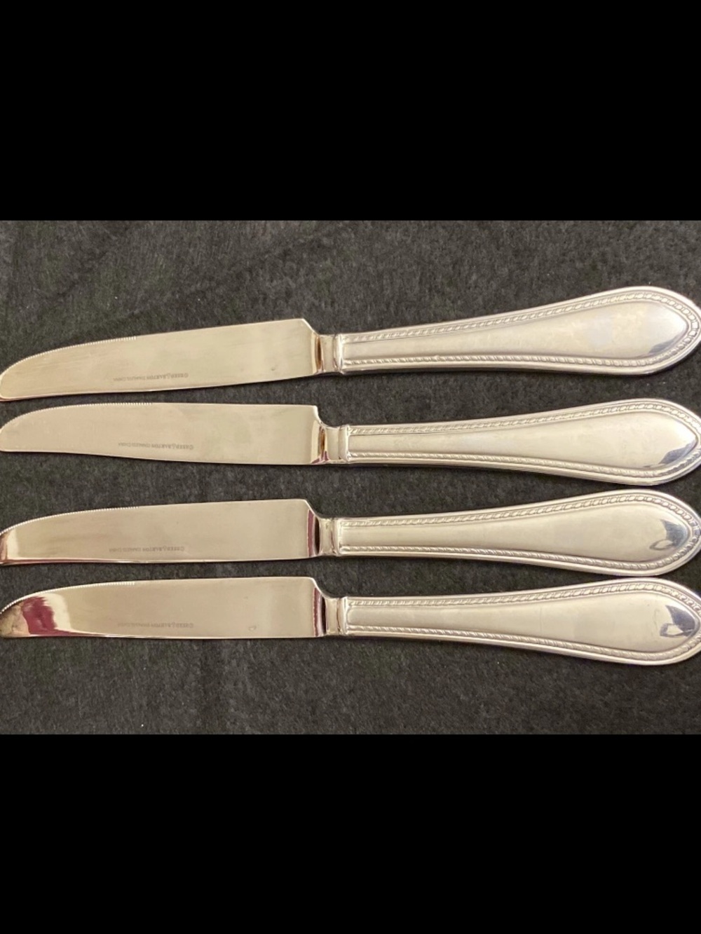 Reed & Barton Logo Stainless Lot of 4 Flatware Knives Set 9.5 Length. - Picture 3 of 11